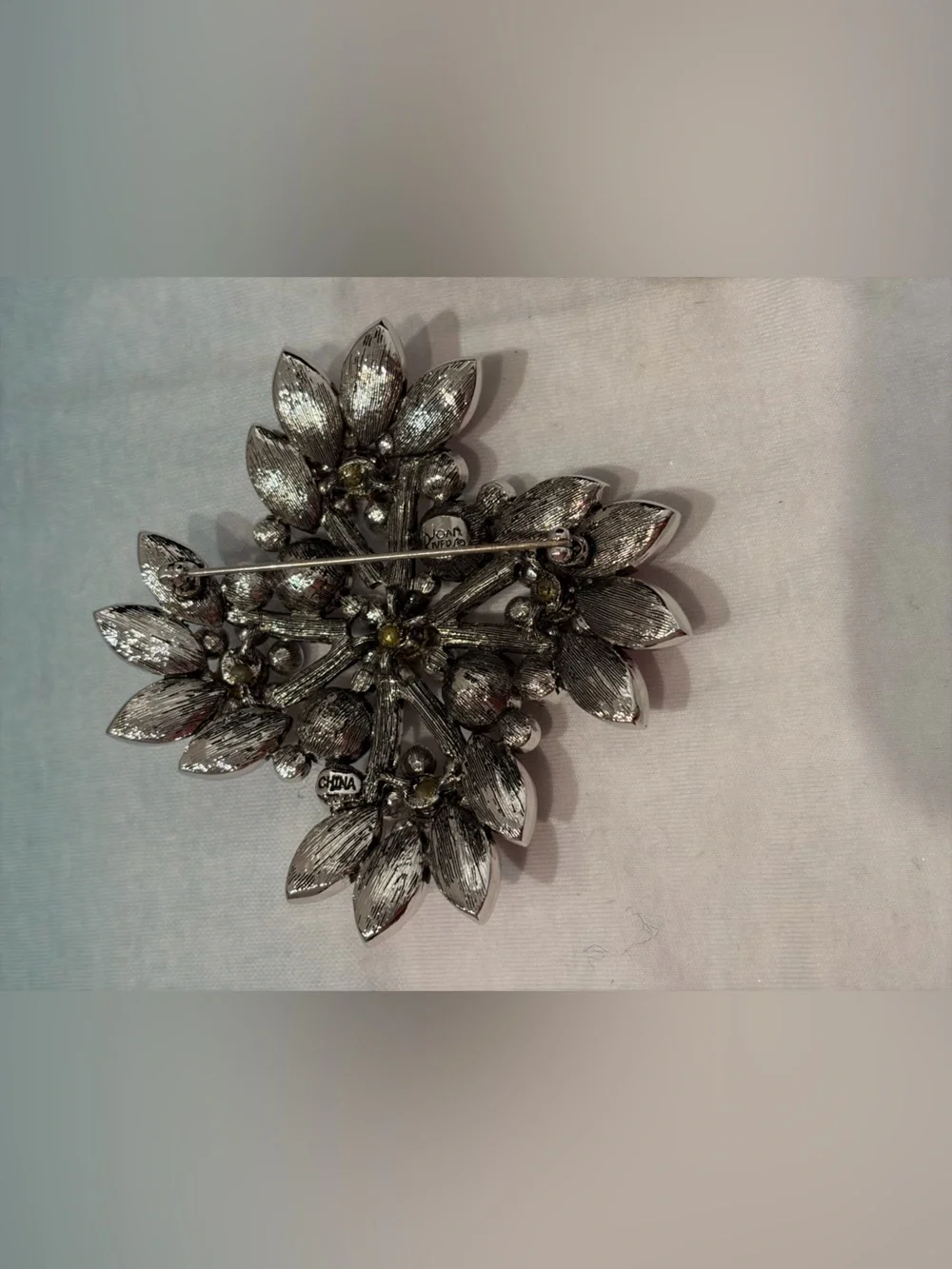 Joan Rivers Rare Elegant Red Stone Crystal Floral Brooch Excellent Perfect Shape